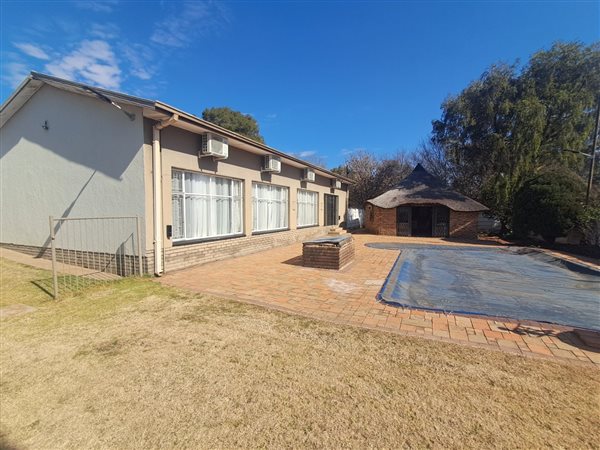 3 Bedroom House 3 Bedroom House