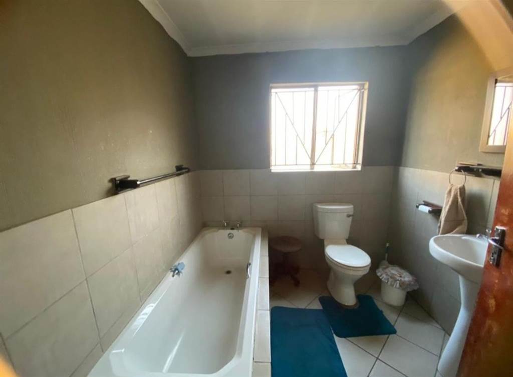 3 Bed House in Vereeniging photo number 7