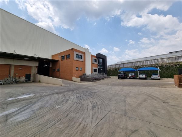 8 470  m² Industrial space