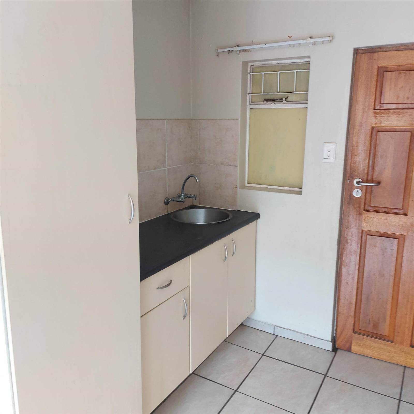 1 Bed Apartment in Auckland Park photo number 6