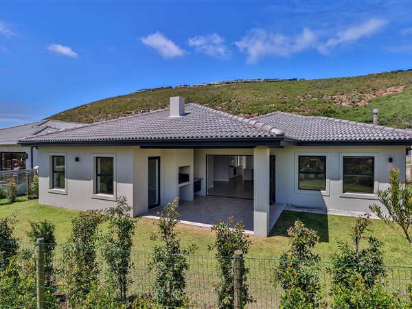 3 Bed House in Whale Rock