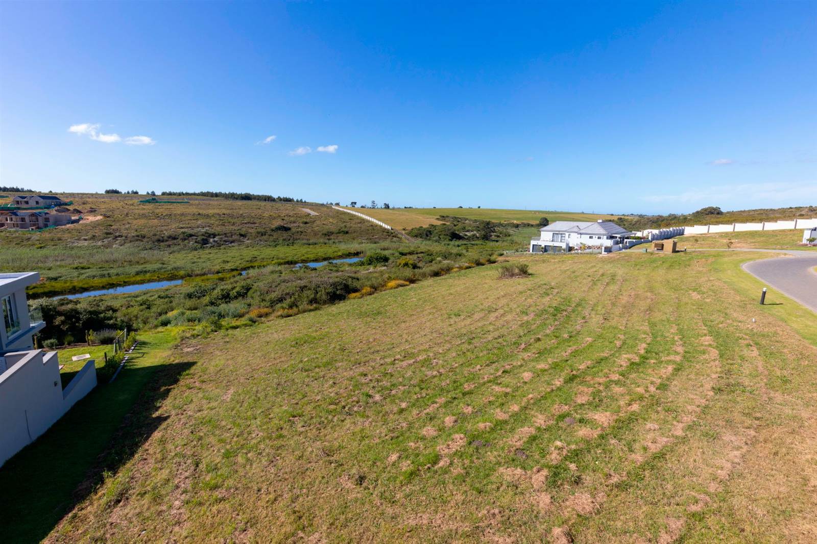 901 m² Land available in Kingswood Golf Estate photo number 4
