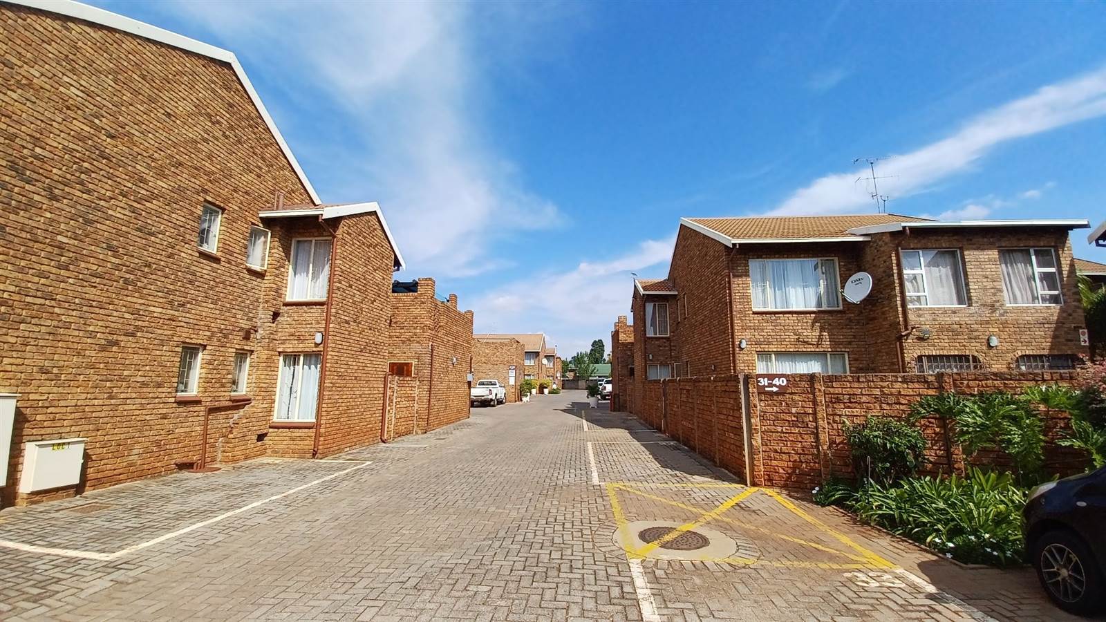 2 Bed Townhouse in Doornpoort and surrounds photo number 16