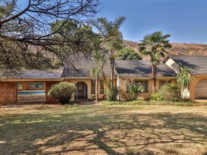 6 Bed House in Kloofendal