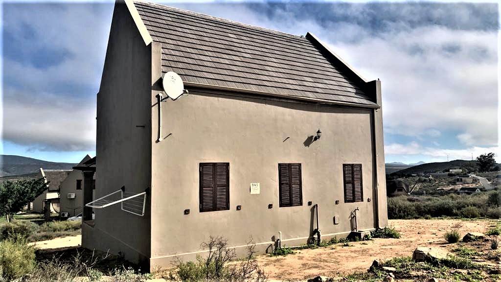 2 Bed House in Clanwilliam photo number 11