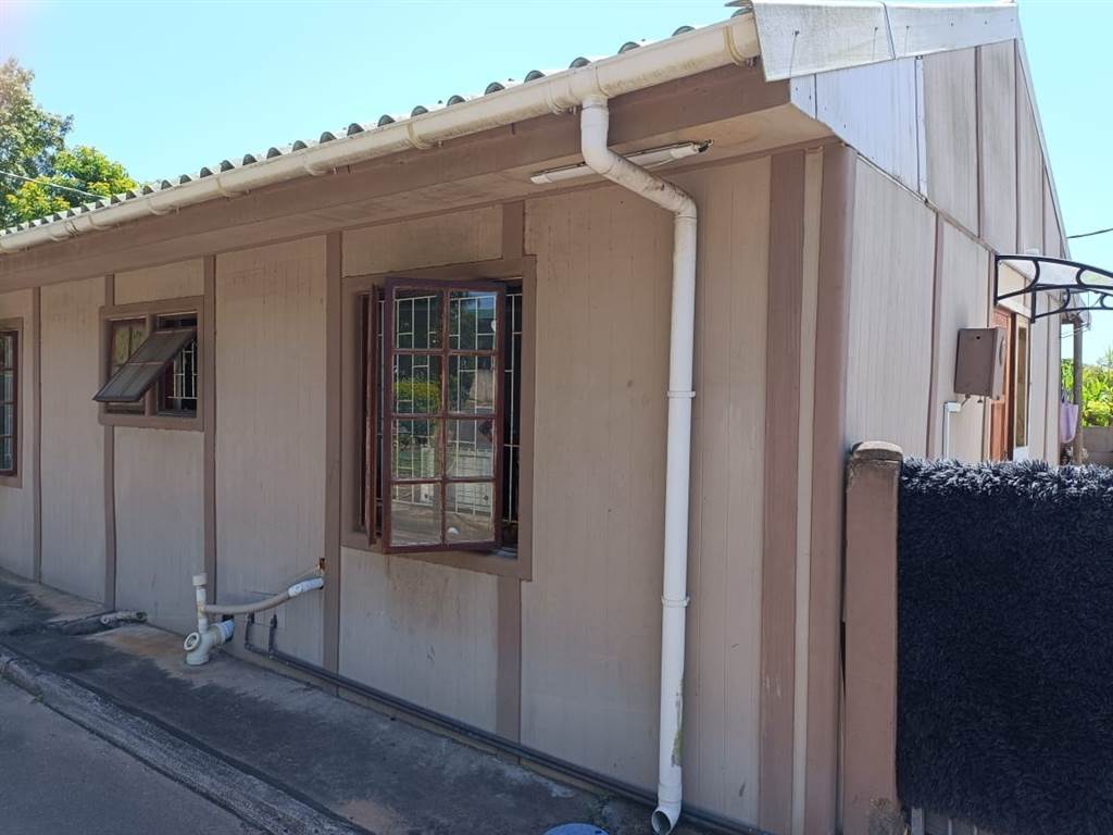 2 Bed Townhouse in Winklespruit photo number 3