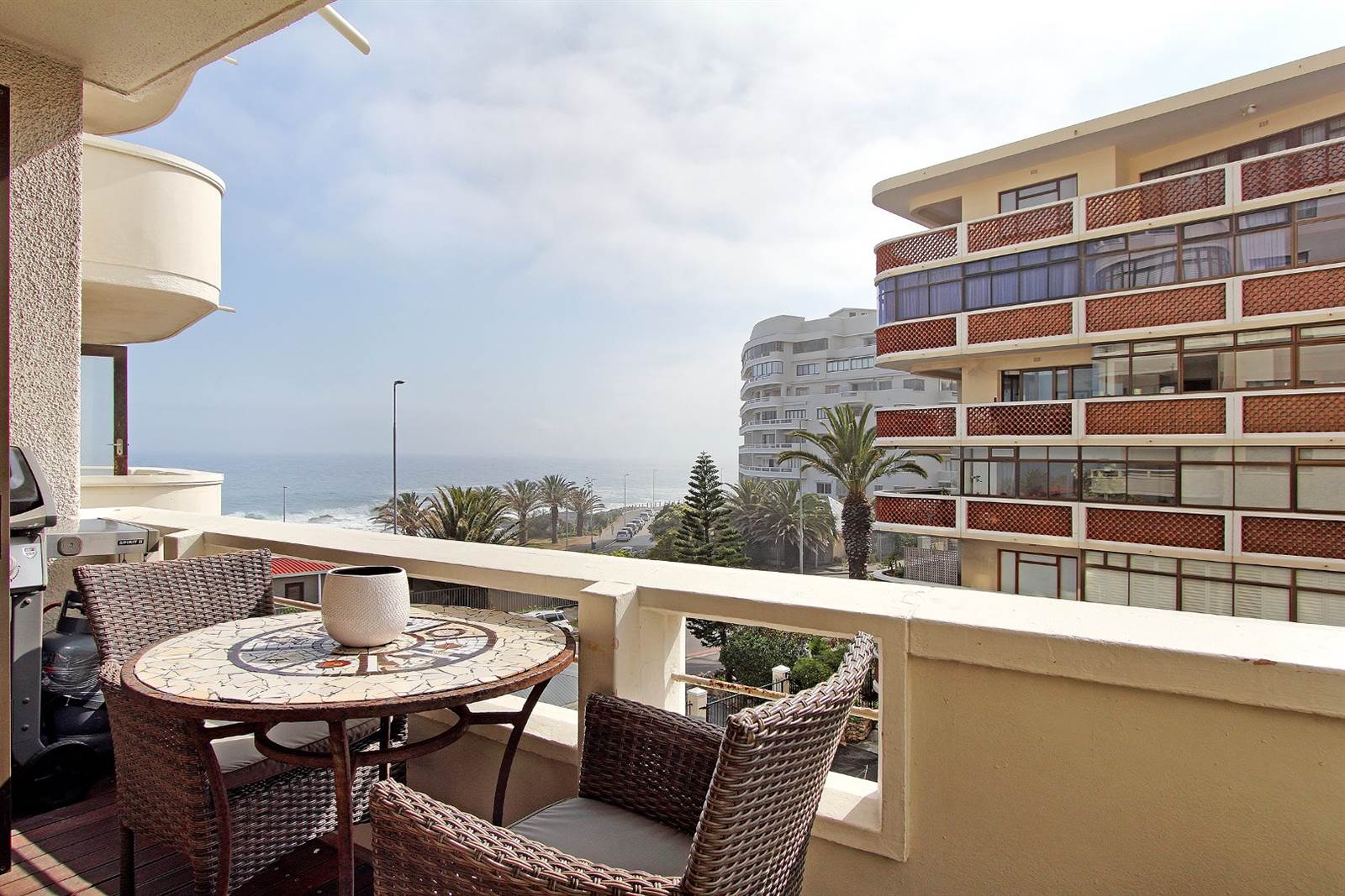 3 Bed Apartment in Sea Point photo number 24