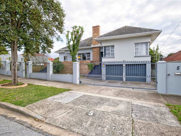 5 Bedroom House 5 Bedroom House