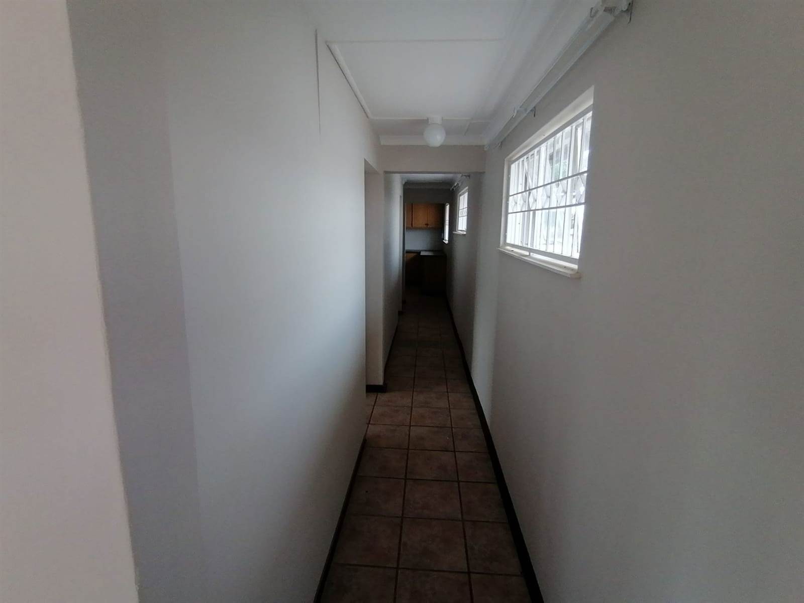 2 Bed House in Bainsvlei photo number 4