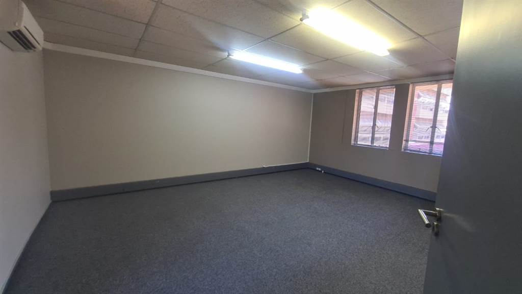96  m² Commercial space in Pretoria Central photo number 11