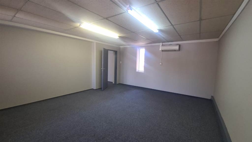 96  m² Commercial space in Pretoria Central photo number 12