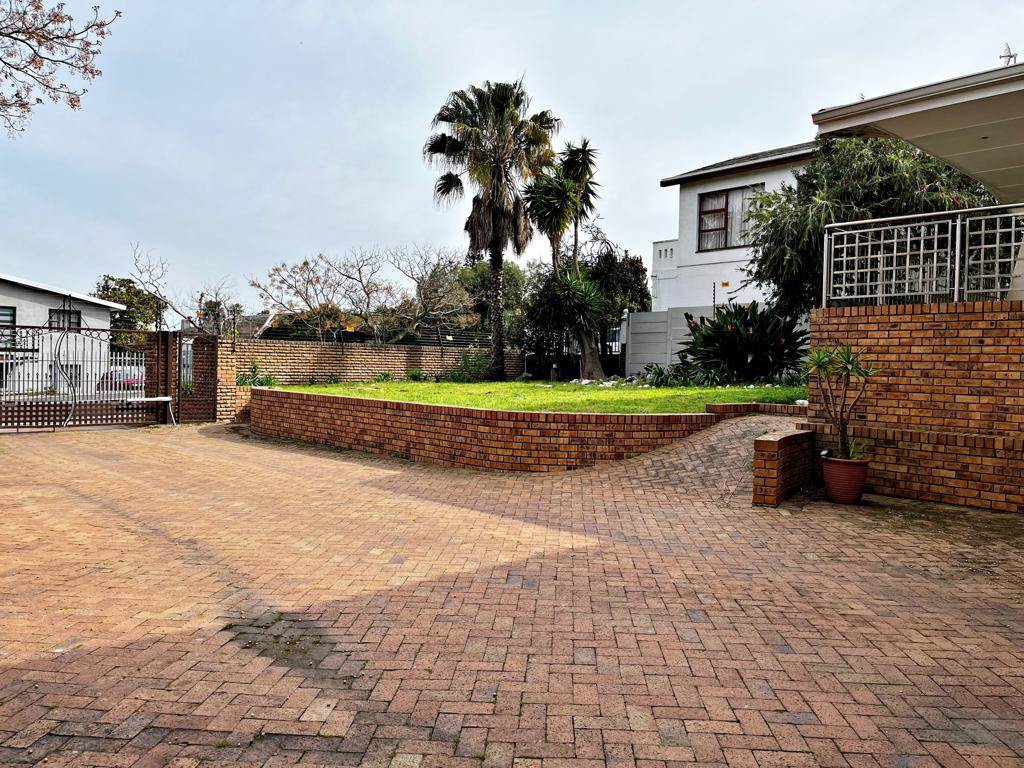 3 Bed House in Parow North photo number 19