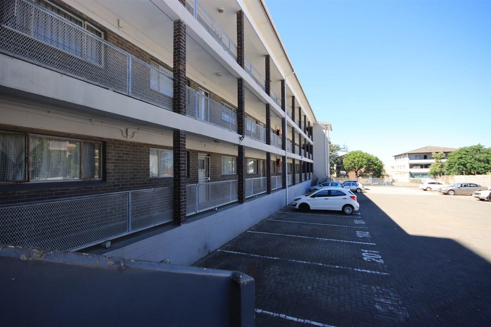 3 Bed Apartment in Southernwood photo number 1