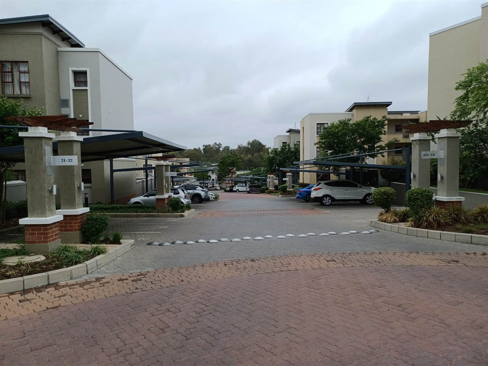 2 Bed Townhouse in Douglasdale photo number 14