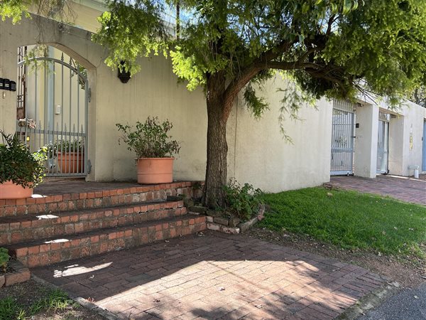 1 Bed Garden Cottage in Craighall Park
