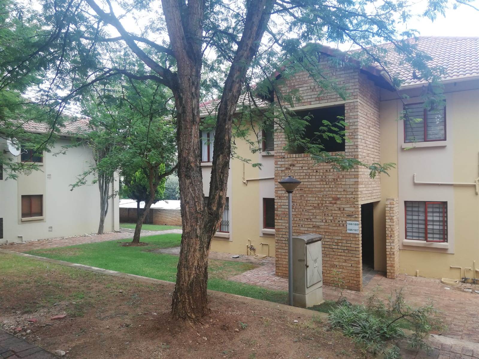 2 Bed Apartment in Ruimsig photo number 20