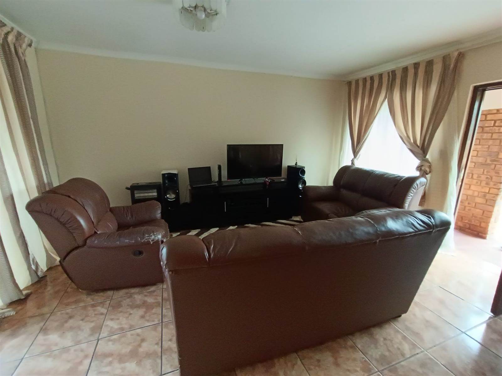 3 Bed House in Annlin photo number 11