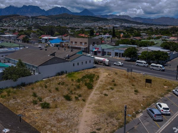 Commercial space in Somerset West Central