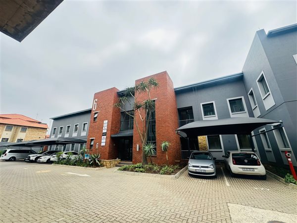 248  m² Commercial space