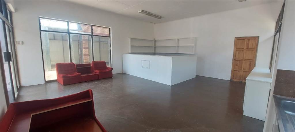 Commercial space in Lydenburg photo number 5