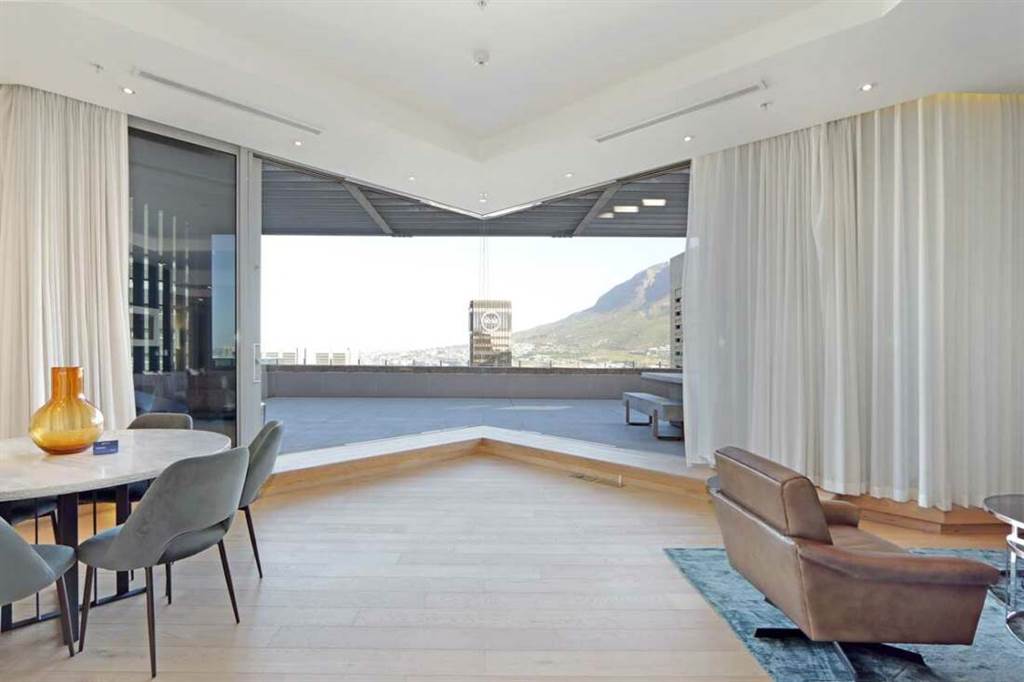 3 Bed Penthouse in Cape Town City Centre photo number 9