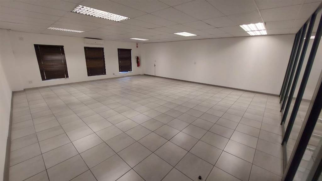 700  m² Commercial space in Bo Dorp photo number 7