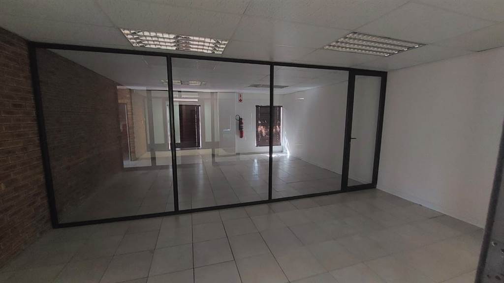 700  m² Commercial space in Bo Dorp photo number 6