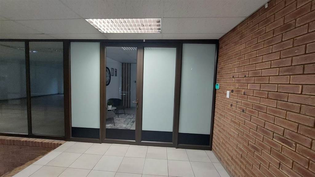 700  m² Commercial space in Bo Dorp photo number 5