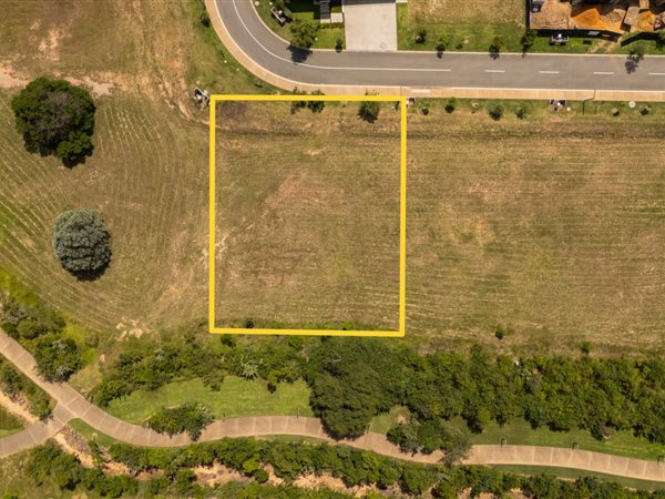 1 180 m² Land