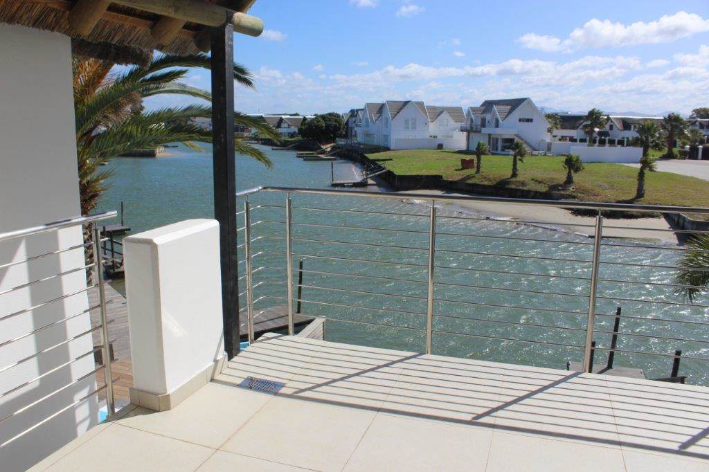 3 Bed Townhouse in St Francis Bay Canals photo number 5