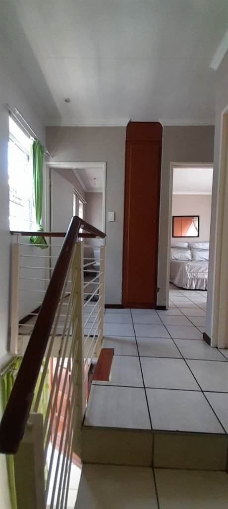 2 Bed Duplex in Pretoria North photo number 8