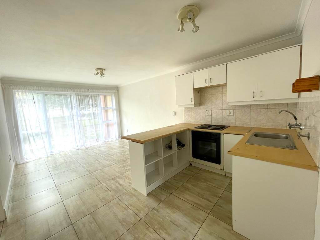 2 Bed Apartment in Pinelands photo number 11