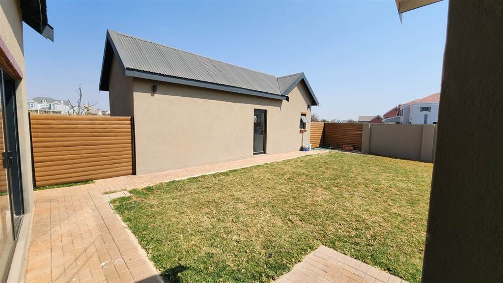 5 Bed House in Boschkop photo number 19