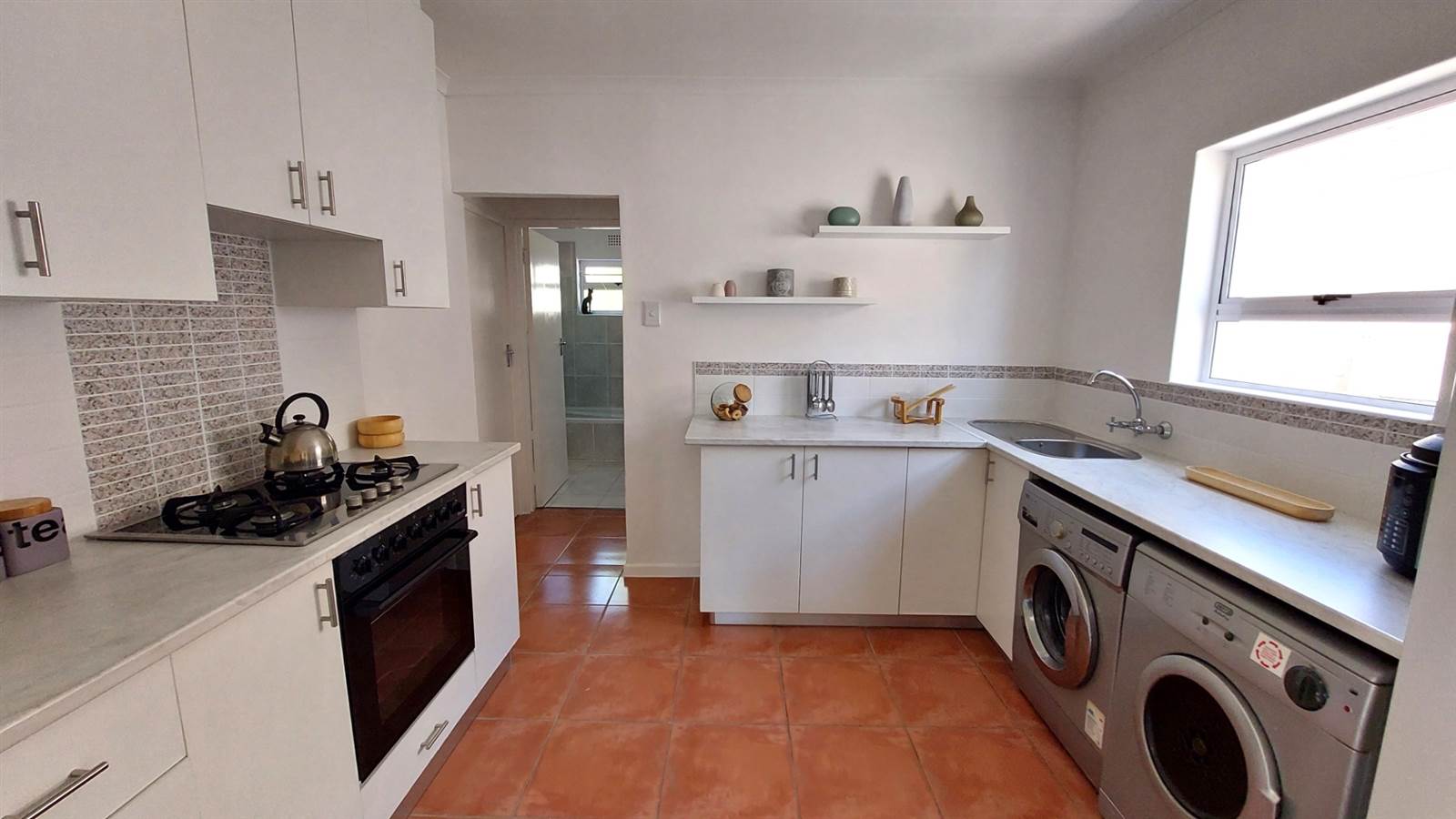 2 Bed House in Gordons Bay Central photo number 16