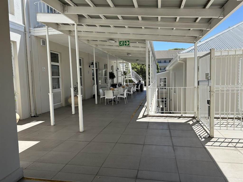 432  m² Office Space in Rondebosch photo number 5