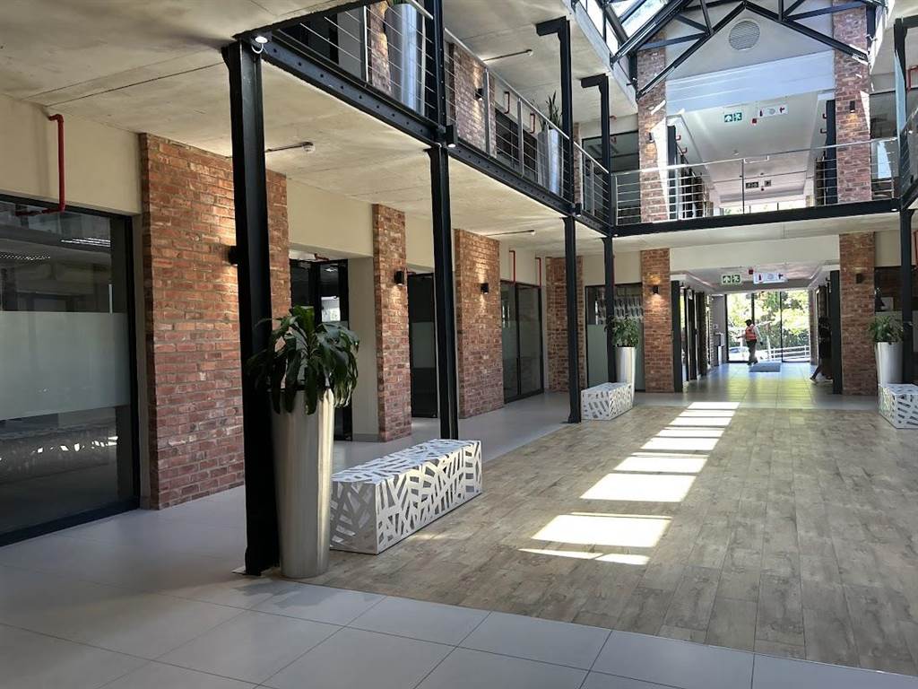 432  m² Office Space in Rondebosch photo number 4