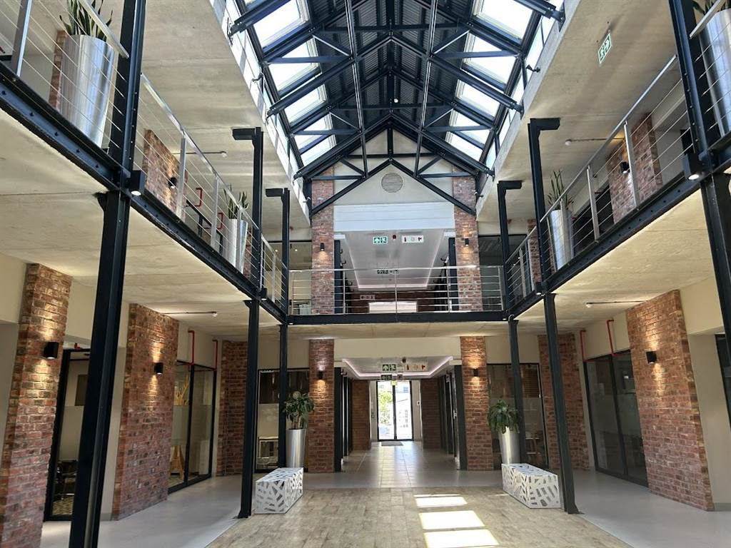 432  m² Office Space in Rondebosch photo number 3