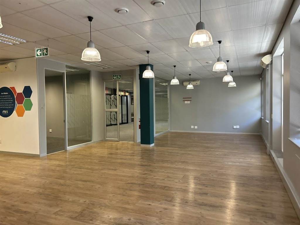 432  m² Office Space in Rondebosch photo number 12
