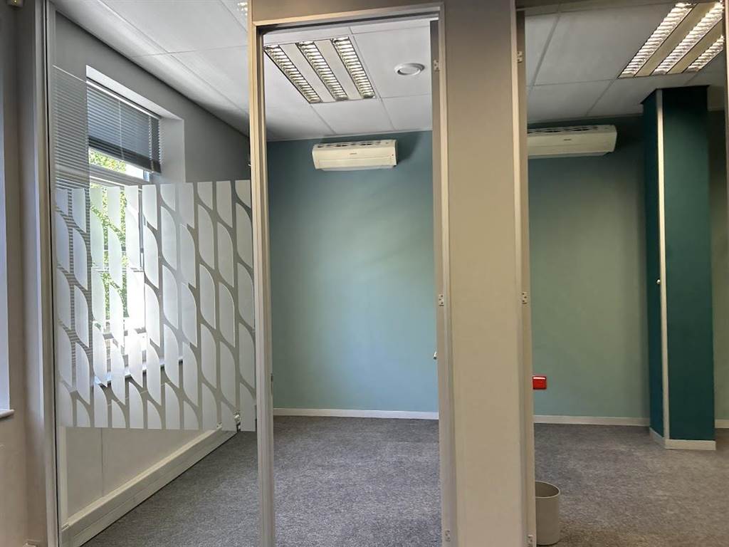 432  m² Office Space in Rondebosch photo number 20