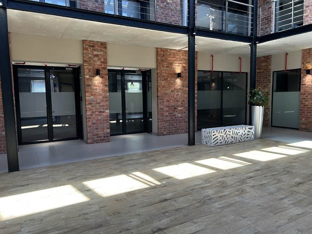 432  m² Office Space in Rondebosch photo number 2