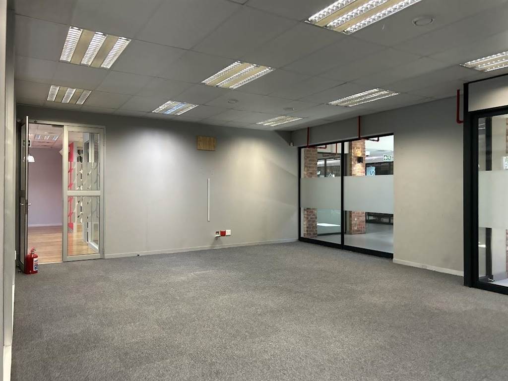 432  m² Office Space in Rondebosch photo number 21