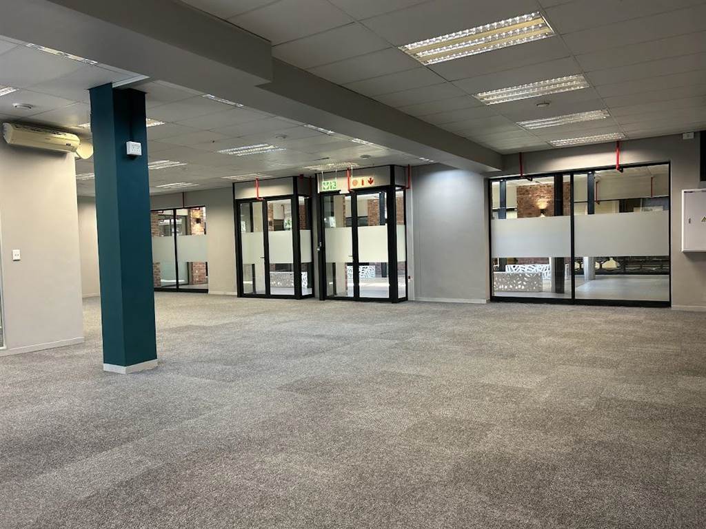 432  m² Office Space in Rondebosch photo number 17