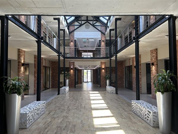 432  m² Office Space in Rondebosch