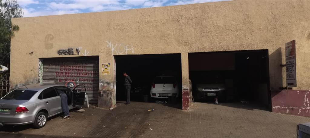 502  m² Commercial space in Bloemfontein photo number 2