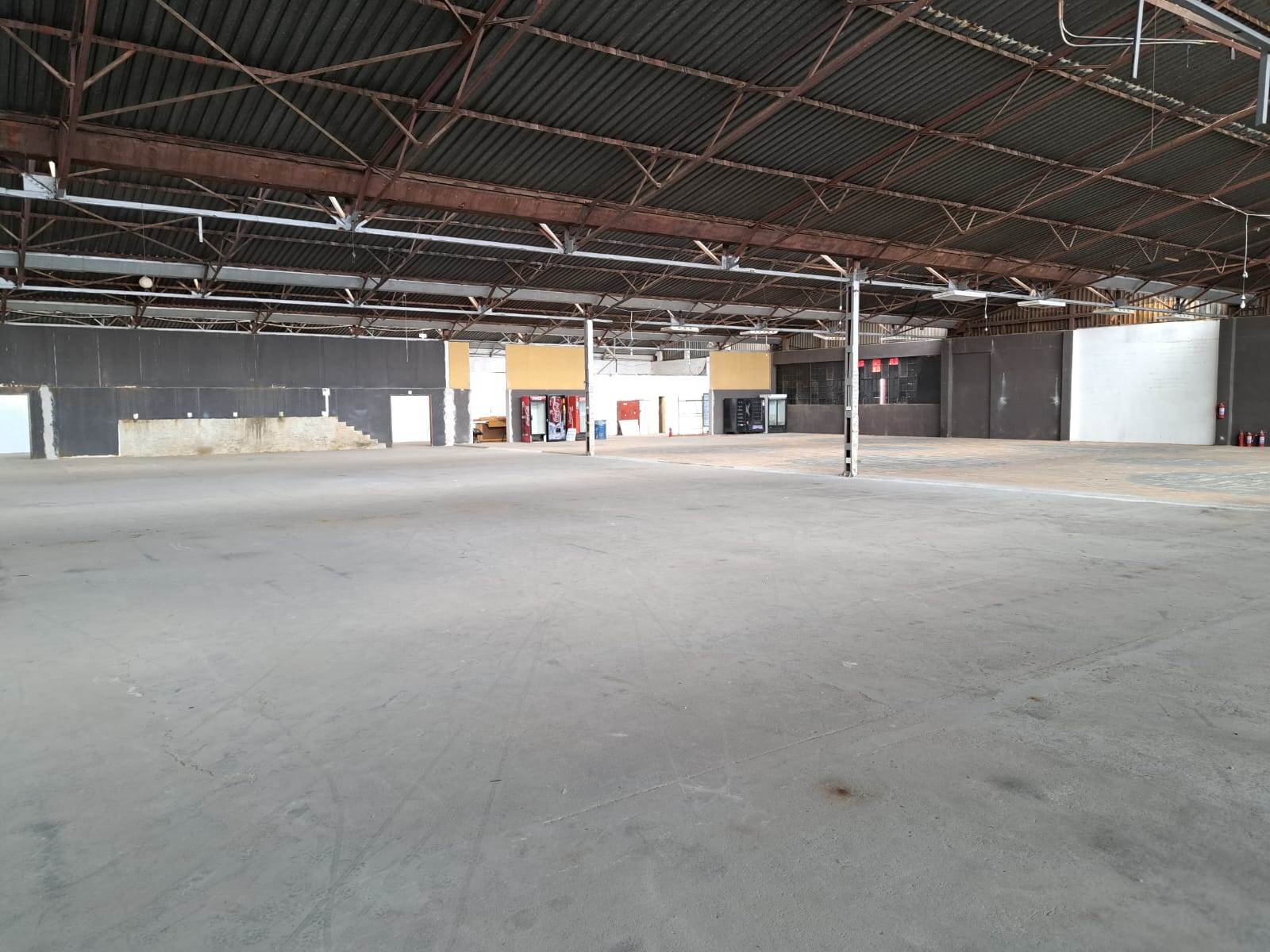 3800  m² Industrial space in Aeroton photo number 8