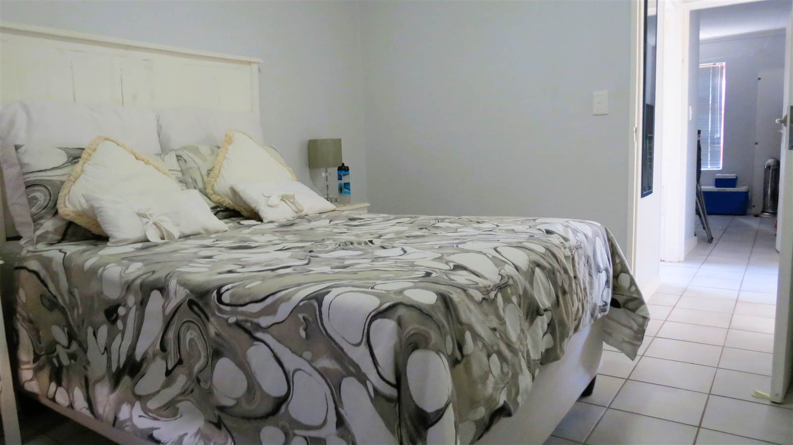 2 Bed Apartment in Paarl photo number 10