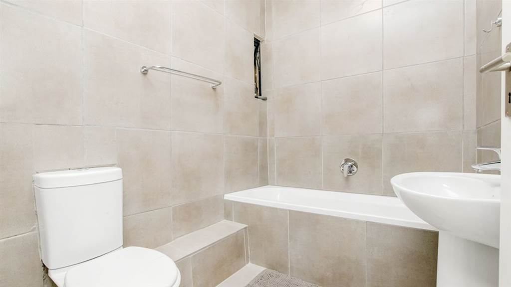 2 Bed Apartment in Waterfall Estate photo number 15