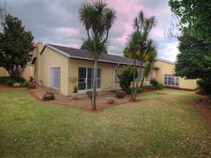 3 Bed House in Rhodesfield