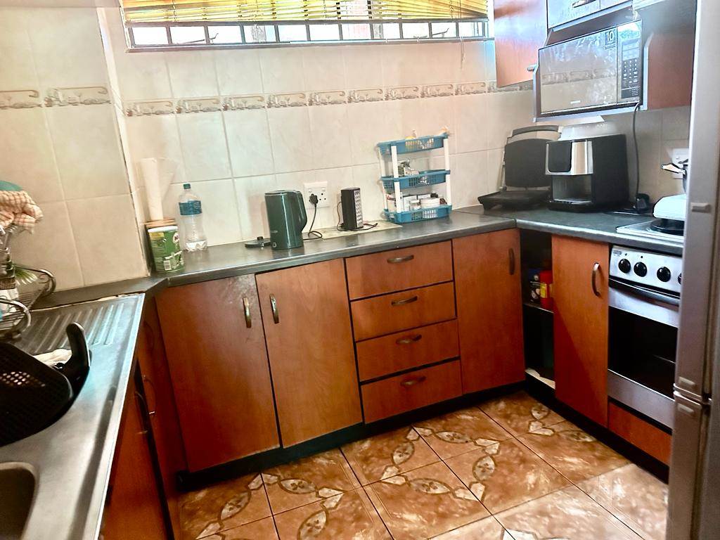2 Bed Flat in Empangeni Central photo number 9