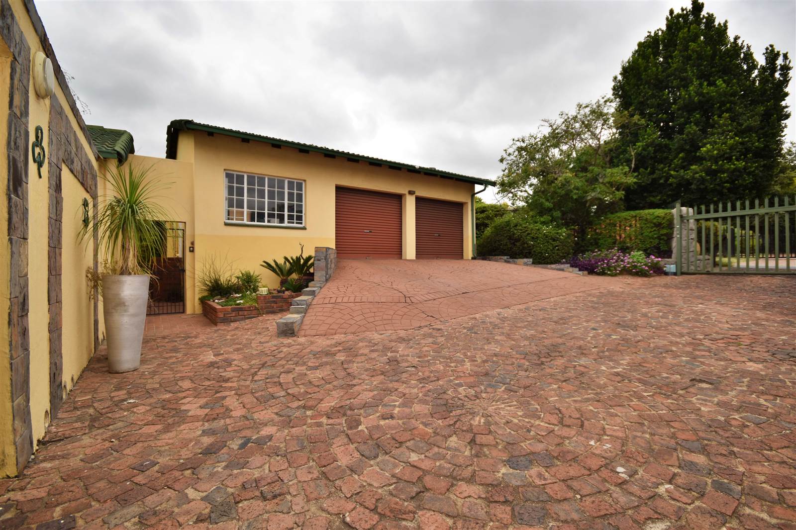 3 Bed House in Johannesburg North photo number 25